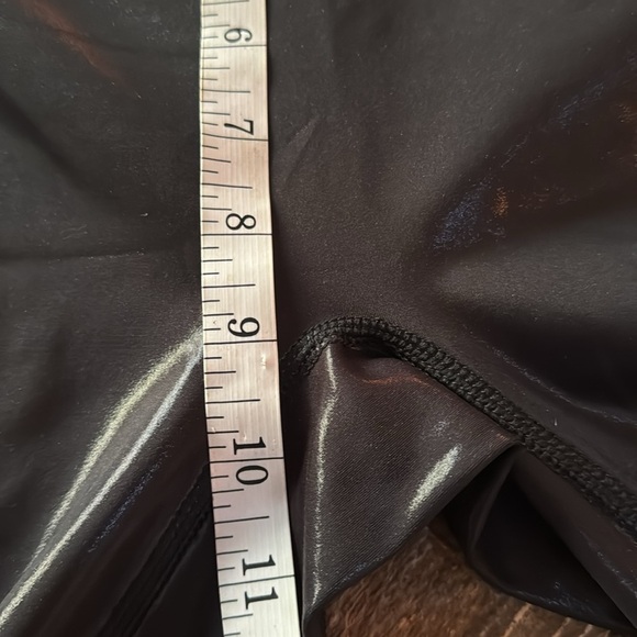 Fabletics Anywhere Shine Motion365+ Split Hem Legging - Picture 12 of 13